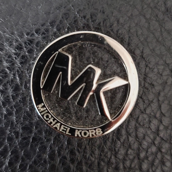 Michael Kors Fulton Large Pebbled Leather Crossbody Bag (35S7SFTC3L) - Picture 8 of 10